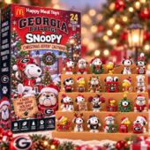 Georgia Bulldogs Snoopy Christmas Advent Calendar with 24 collectible figures
